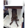 Image 1 : Eastlake Marble Top Table