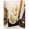 Image 3 : 4 Decorative Statues