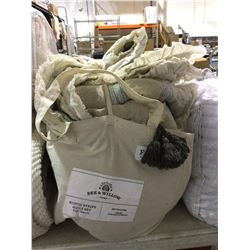 Bee and Willow Queen Size Quilt Set