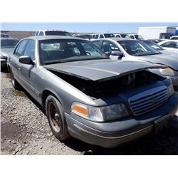 2000 Ford Crown Victoria