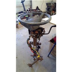 98 1/2 TON CHEVY STEERING COLUMN W/ KEY