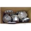 Image 2 : LOT OF HUB & CENTER CAPS
