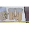 Image 4 : TWO PAIRS OF TRIGGER FINGER LEATHER MITTS
