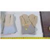 Image 2 : TWO PAIRS OF TRIGGER FINGER LEATHER MITTS