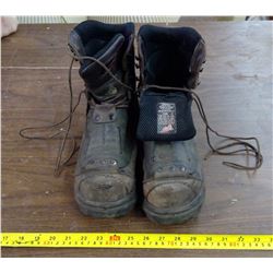 RED WING STEEL TOE WORK BOOTS (SIZE 10)