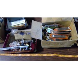 BOX OF ASSORTED ITEMS - DRAWER PULLS, HARDWARE, ETC.