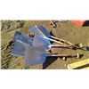 Image 1 : LOT OF GRAIN SHOVELS