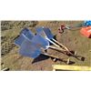 Image 2 : LOT OF GRAIN SHOVELS