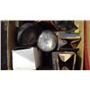 Image 6 : LOT OF ASSORTED HEADLIGHTS