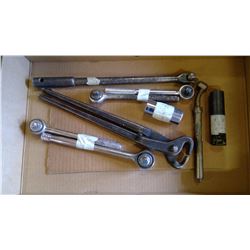 RATCHETS, BREAKING BAR, FORGING TOOL AND SOCKETS