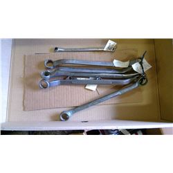 LOT OF ASSORTED WRENCHES
