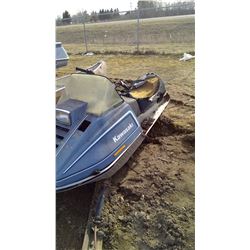 1980'S KAWASAKI DRIFTER SKIDOO - ROUGH TRACK, BODY NEEDS REPAIRS