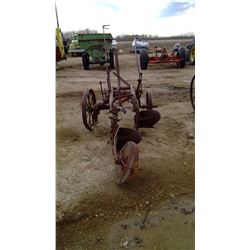 ANTIQUE 2-BOTTOM PLOW
