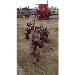 ANTIQUE 2-BOTTOM PLOW