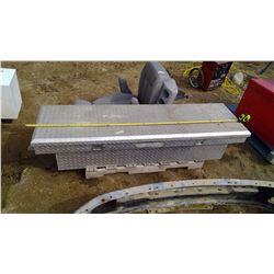 DELTA TRUCK TOOL BOX - NO KEYS