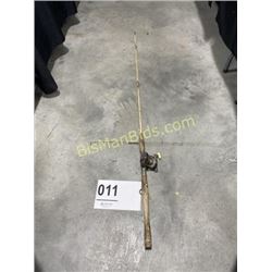 Vintage Wood Handled Fishing Pole w/ Penn Peer