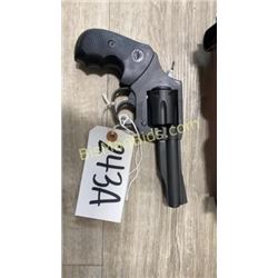 ROCK ISLAND ARMORY M200 REVOLVER, 38 SPL.