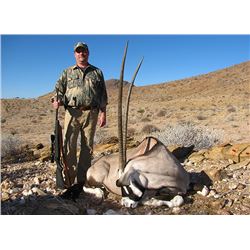 5 DAY AFRICAN SAFARI FOR 2 HUNTERS INCLUDES 1 GEMSBUCK (ORYX) EACH IN NAMIBIA