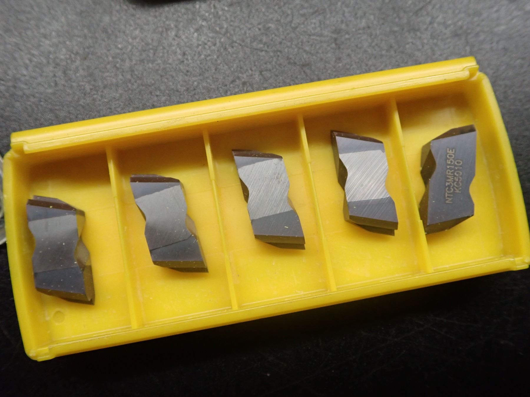 New Kennametal Carbide Inserts, P/N: NTC3MR150E KC5010 - BTM Industrial