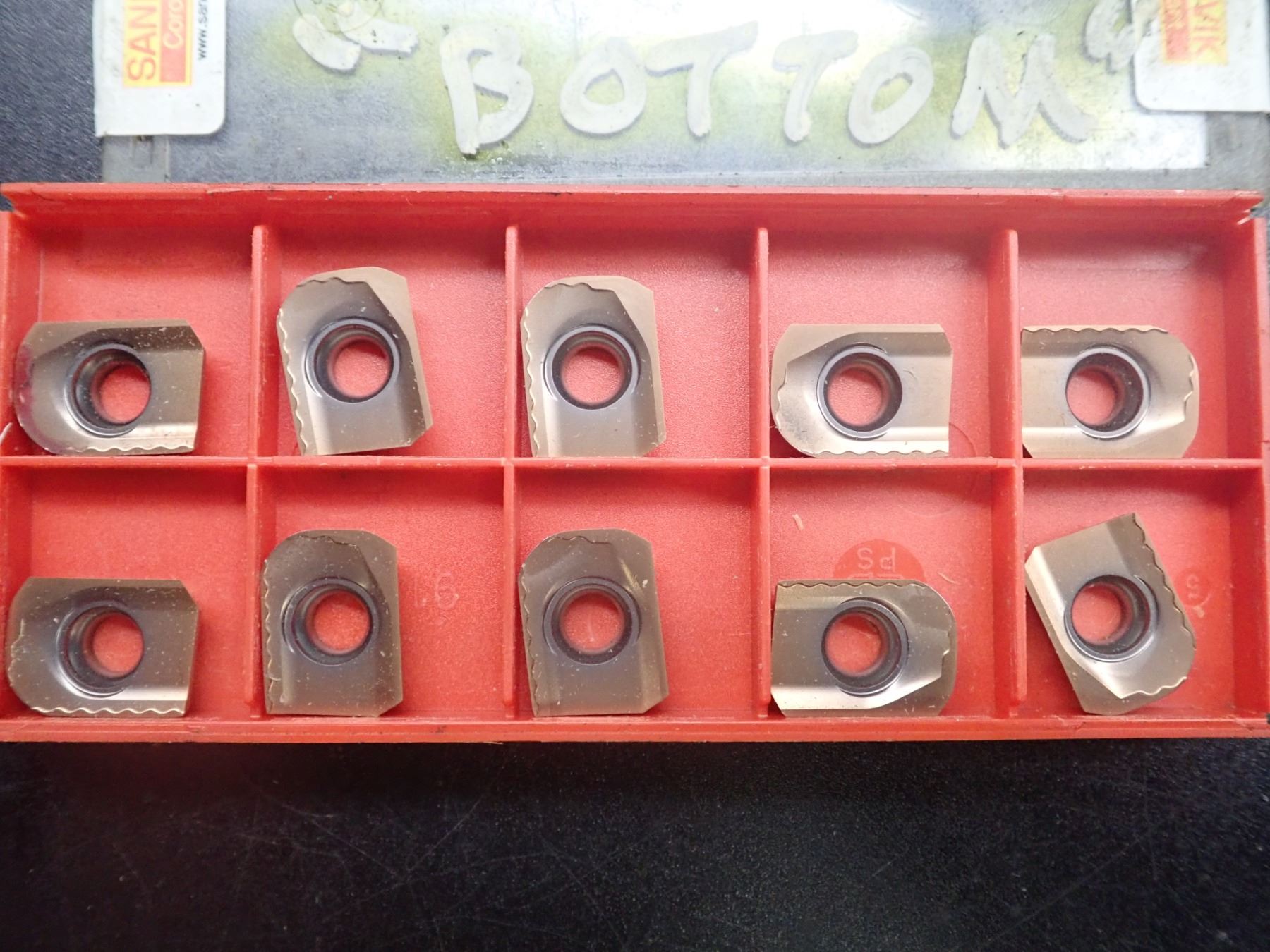 New Sandvik Carbide Inserts, P/N: LEHT 18 04 16R-PL2 1030