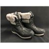 Image 2 : PAIR OF UGG'S WOMEN'S ADIRONDACK BOOTS SIZE 8.5