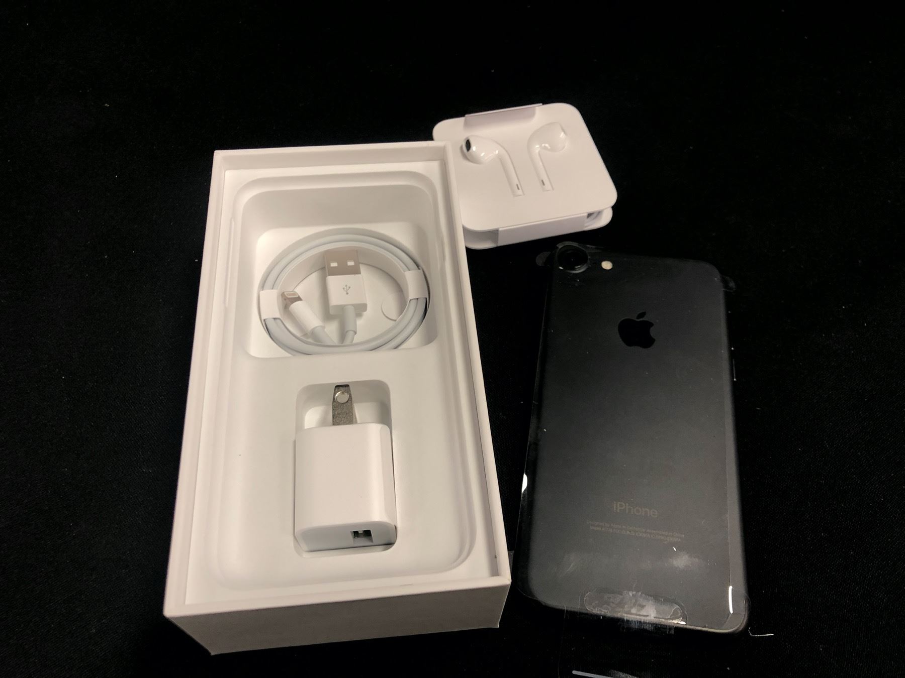 apple iphone 7 black 32 gb model