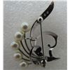 Image 2 : MIKIMOTO 5 PEARL 6MM PIN STERLING SILVER BROOCH