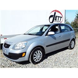 A12C --  2006 KIA RIO 5 , Silver , 206249  KM's