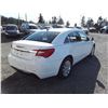 Image 3 : C6 --  2013 CHRYSLER 200 , White , 231316  KM's