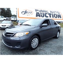 D1 --  2013 TOYOTA COROLLA , Grey , 149982  KM's