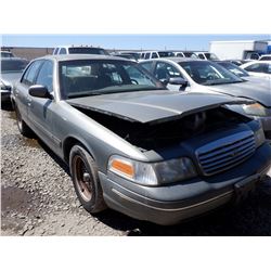 2000 Ford Crown Victoria