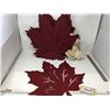 Image 2 : Set of 12 Maple Leaf 18x18 inch reversible placemats
