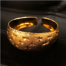 Ladies Clover Carved 24K Gold Filled Bangle