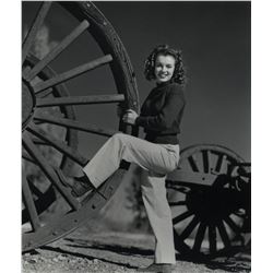 ANDRE DE DIENES: MARILYN MONROE 1945.