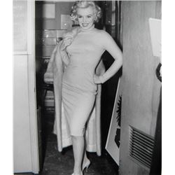 PRESS PHOTO: Marilyn Monroe at Chicago Airport