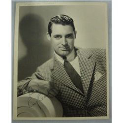 CARY GRANT SIGNED PHOTO.