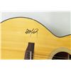 Image 2 : WILLIE NELSON AUTOGRAPHED ACOUSTIC GUITAR.