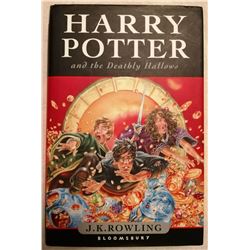 HARRY POTTER AND THE DEATHLY HALLOWS SIGNED.