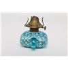 Image 2 : Snowflake Blue Opalescent Finger Lamp