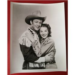 ROY ROGERS AND DALE EVANS VINTAGE PHOTO.