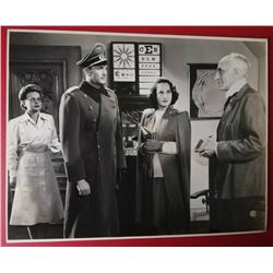 CARL ESMOND, MERLE OBERON AND FRITZ LEIBER VINTAGE PHOTO.