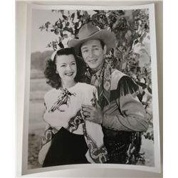 ROY ROGERS AND DALE EVANS VINTAGE PHOTO.