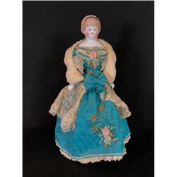 17" CAFÉ AU LAIT SPILL CURL CHINA DOLL.