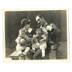 BORIS KARLOFF & FAMILY  VINTAGE PHOTO.