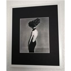 RICHARD AVEDON - Jean Shrimpton, Evening dress by Galitzine, Hair by Alexandra, Paris Studio, Aug'65