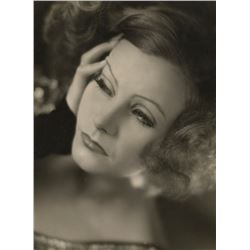 Clarence Sinclair Bull: GRETA GARBO photo.