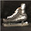 Image 1 : BOBBY HULL SIGNED VINTAGE HOCKEY SKATE INSCRIBED "THE GOLDEN JET"