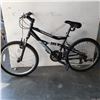 Image 1 : BLACK AND GREY COLUMBIA BIKE