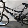 Image 2 : BLACK AND GREY COLUMBIA BIKE