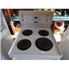 Image 2 : WHITE FRIGIDAIRE OVEN WITH RANGE - TESTED AND WORKING